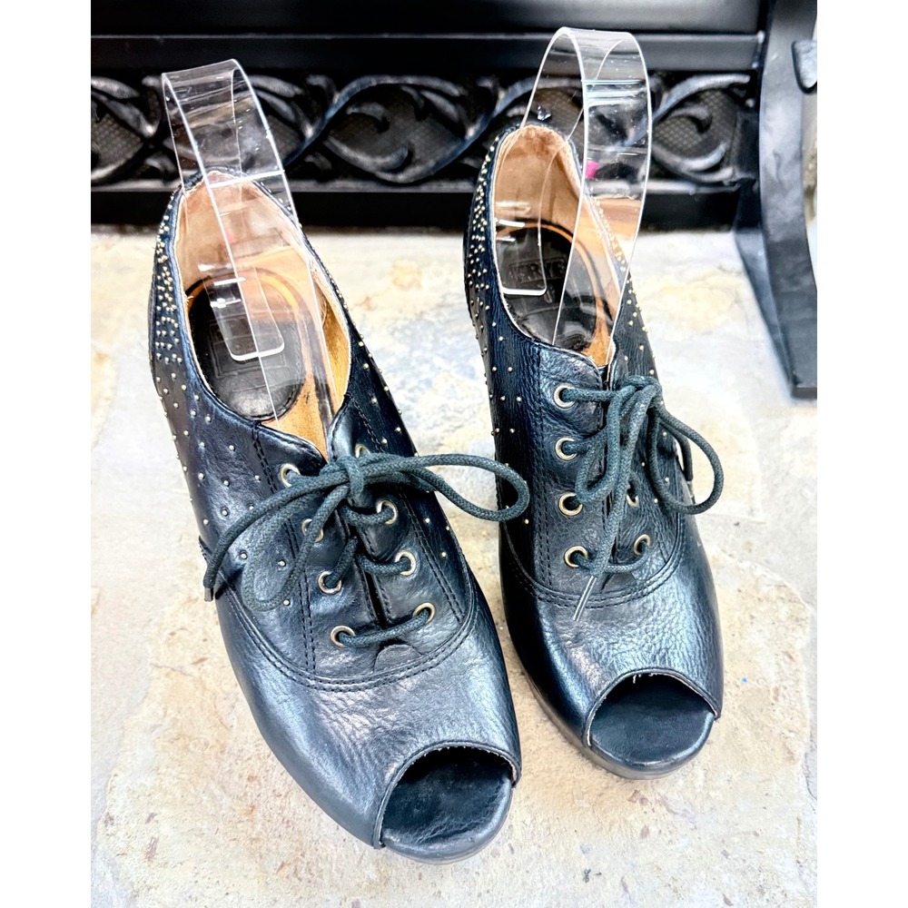 Frye Chelsea Sea Studded Black Leather Peep Toe Oxford Heels Size 7M